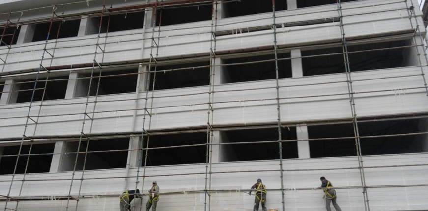 Alanya Mesleki ve Teknik Lise Binamızın Ahşap Görünümlü Öncesi Montaj Hali